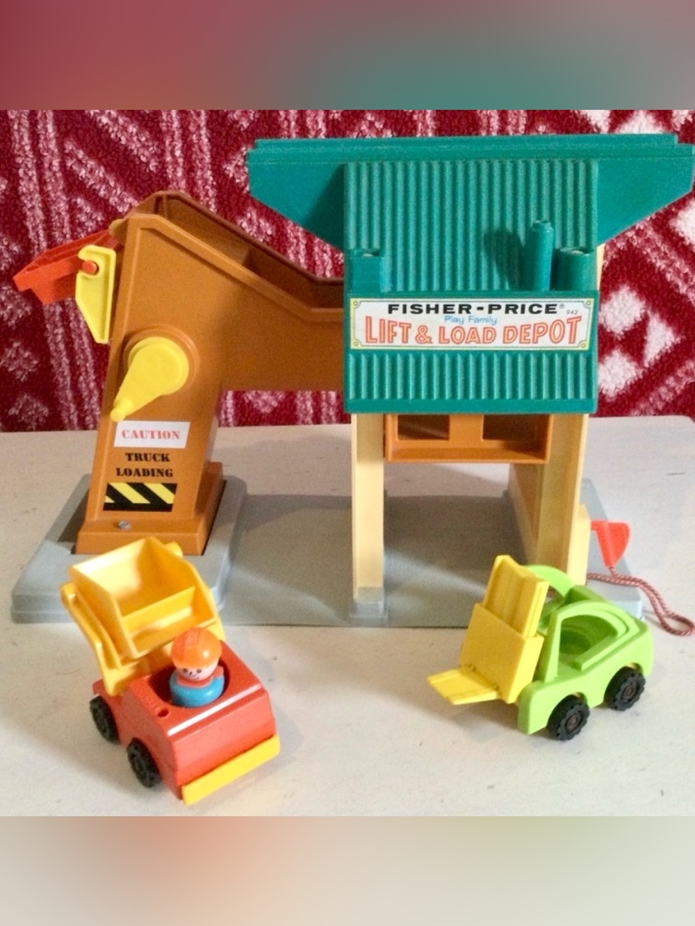 FISHER-PRICE - PLAY FAMILY LIFT & LOAD DEPOT SET - VINTAGE 70’s